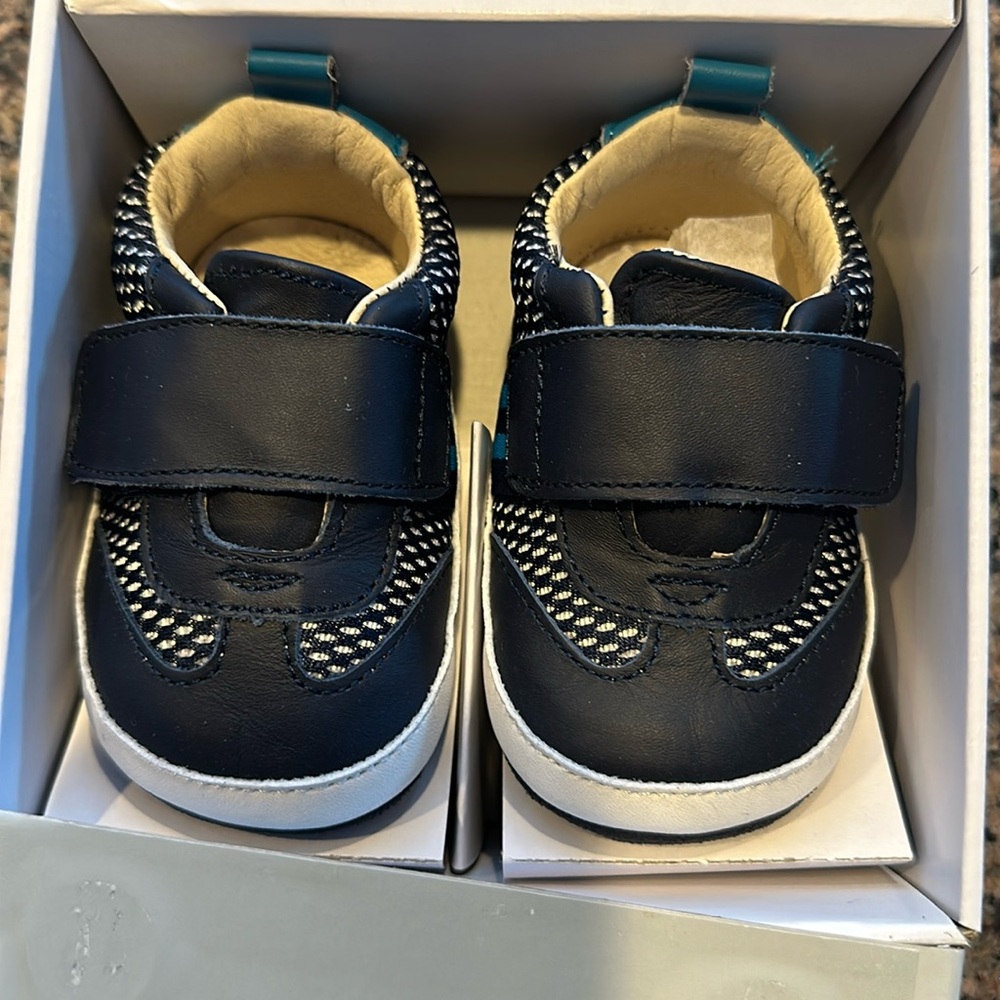 Brand new Robeez baby shoes
